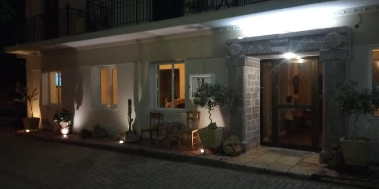 Hotel Διεθνές 扎哈罗 外观 照片