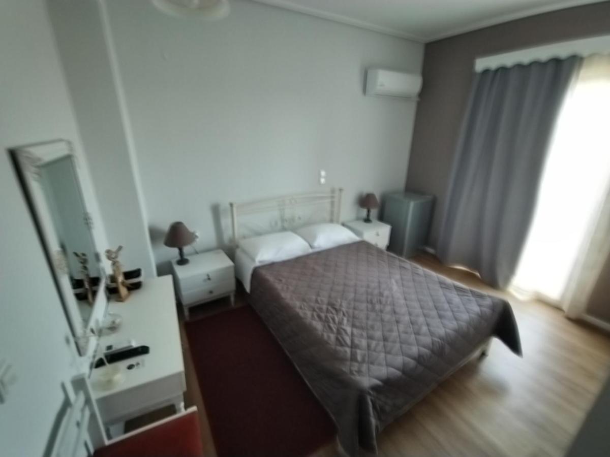 Hotel Διεθνές 扎哈罗 外观 照片