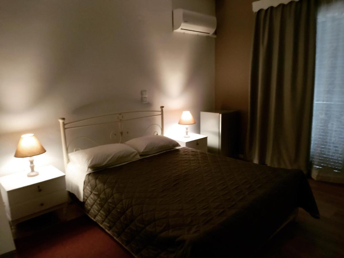 Hotel Διεθνές 扎哈罗 外观 照片